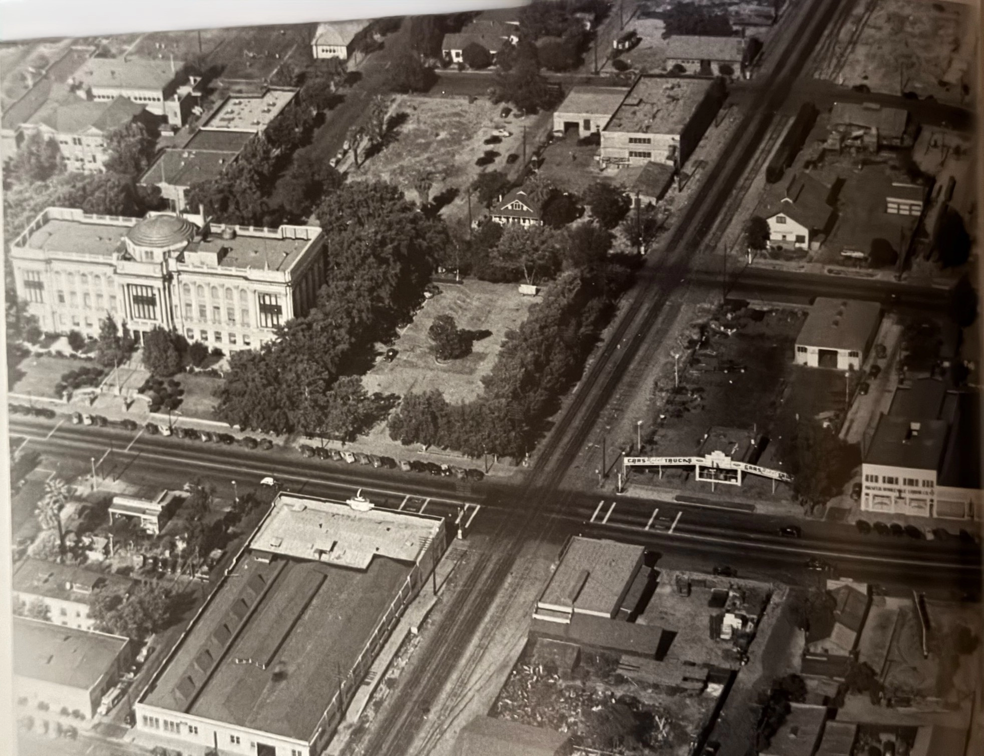 Bakersfield courthouse 1940s aerial view